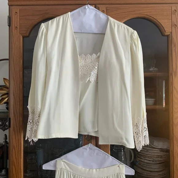 Custom Made Ensemble - Picture 7 of 16